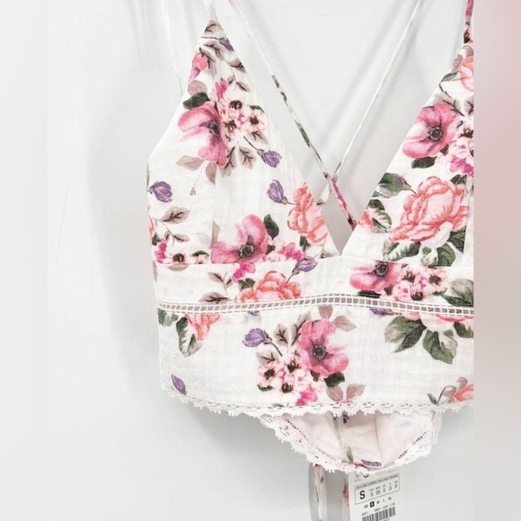 NWT - Zara Floral V Neck Cross Strap Crop Top - Various Sizes - Picture 4 of 8